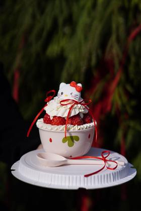 hello kitty草莓碗