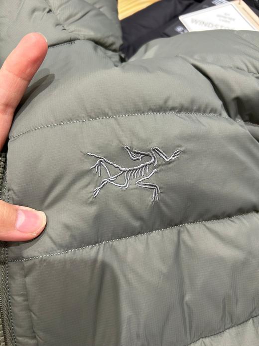 无折扣 现货十几件，SZN的HOODY排骨羽绒服..看刺绣就知道..谁买谁赚，男女同款 商品图4