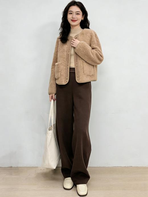 L1臣禾	【小香风羊羔毛大衣-短款】正肩拼接颗粒绒保暖外套	JZ254250375 商品图4