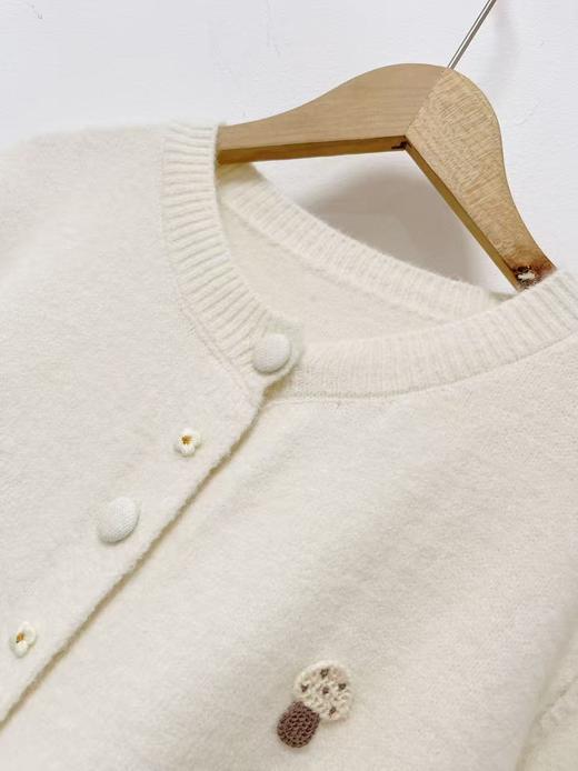 自营【超美针织衫】M12韩系小蘑菇刺绣花朵开衫毛衣-喜出 商品图4