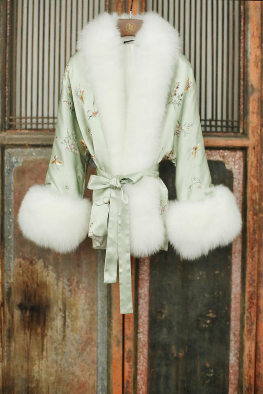 盛唐牡丹盛奢系列 | 煦色韶光手推绣真丝皮草棉外套 商品图1