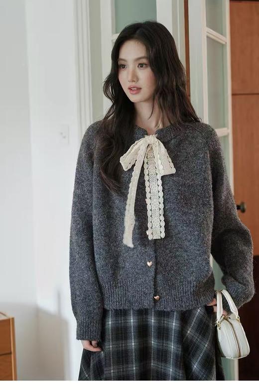自营【超美针织衫】M15温柔风氛围感蕾丝飘带开衫毛衣-喜出 商品图0