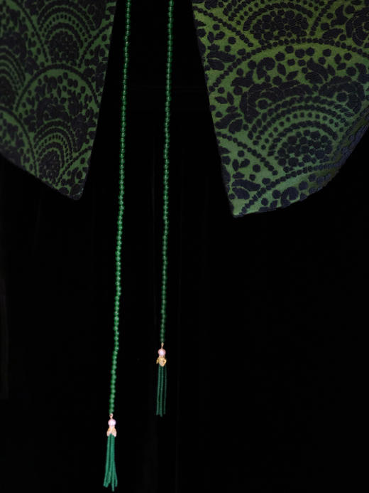 盛唐牡丹 | 扇子纹真丝漳缎串珠马甲 商品图3