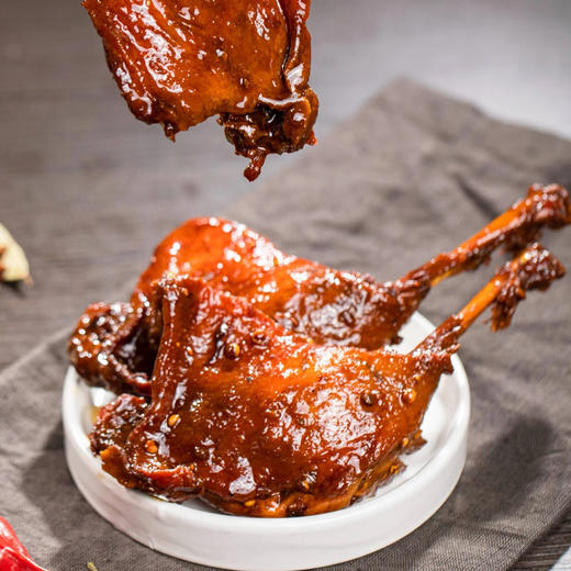 【超人鸭脖】久久丫超人鸭490g！甜辣鸭脖独立真空包装，便携零食，随时随地补充活力！ 商品图4