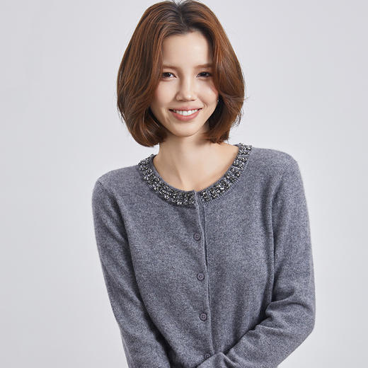 VogoPetite100%山羊绒舒适亲肤miu系重工手缝镶钻长袖开衫 BP133F1514 商品图1