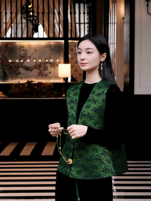 盛唐牡丹 | 扇子纹真丝漳缎串珠马甲 商品图4