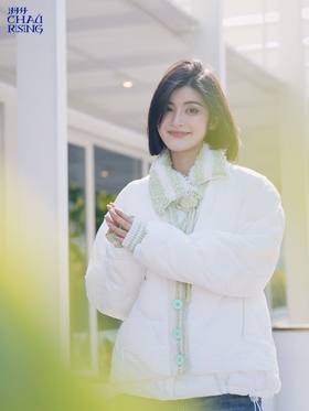 祥云撞边鹅羽绒外套