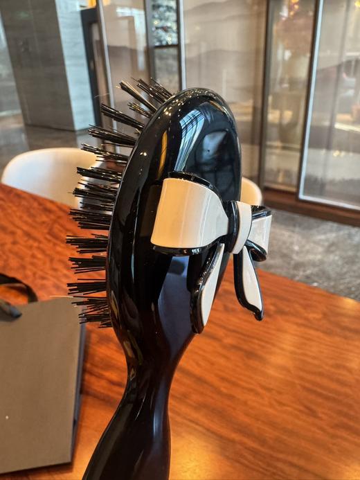 法国🇫🇷限定 AX家 圣诞礼盒  蝴蝶结 气垫梳猪棕毛 商品图8