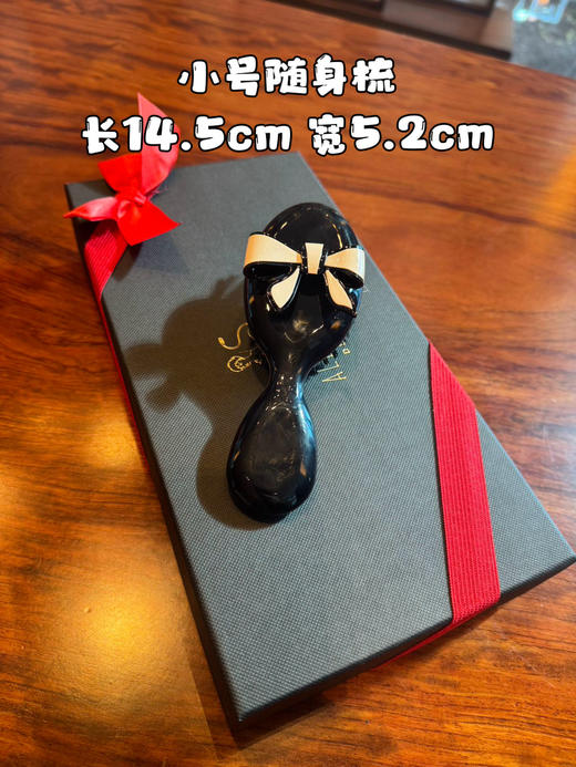 法国🇫🇷限定 AX家 圣诞礼盒  蝴蝶结 气垫梳猪棕毛 商品图7