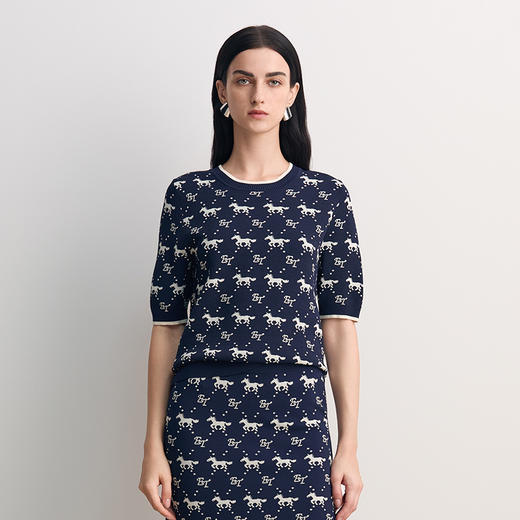 EITIE爱特爱圆领套头短袖全生肖马和字母图案提花设计感针织衫8501208 商品图3