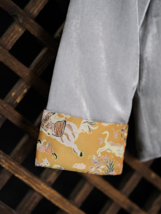 【预售】盛唐牡丹  Kids 蓝灰色马跃新春双穿外套 商品图8