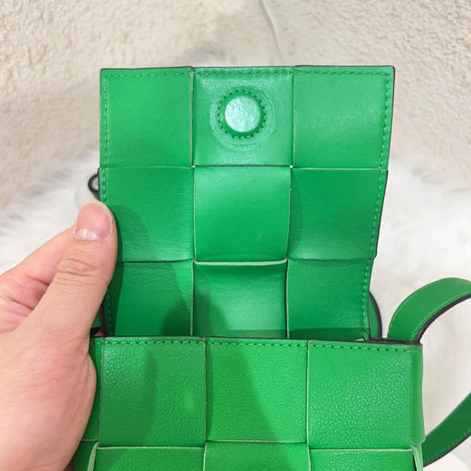 BV Candy Cassette 绿色 牛皮 斜挎包 商品图1