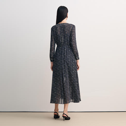 EITIE爱特爱V领抽绳收腰字母印花图案设计优雅长款连衣裙8507201 商品图4