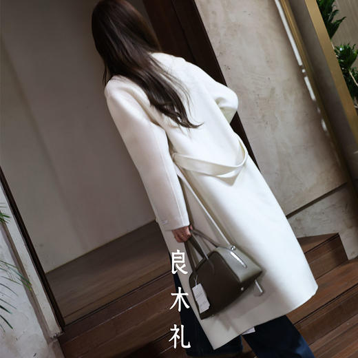【特价不退换】【预售7天】良木礼羊毛大衣（腰带）（D251101812） 商品图4