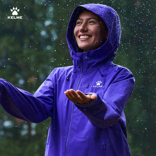 卡尔美生息跃动系列男女同款单层冲锋衣6619WT5024 商品图2