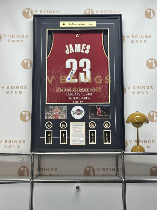 收藏系列 詹姆斯 骑士队23号红色限量版 亲笔签名球衣 商品图1