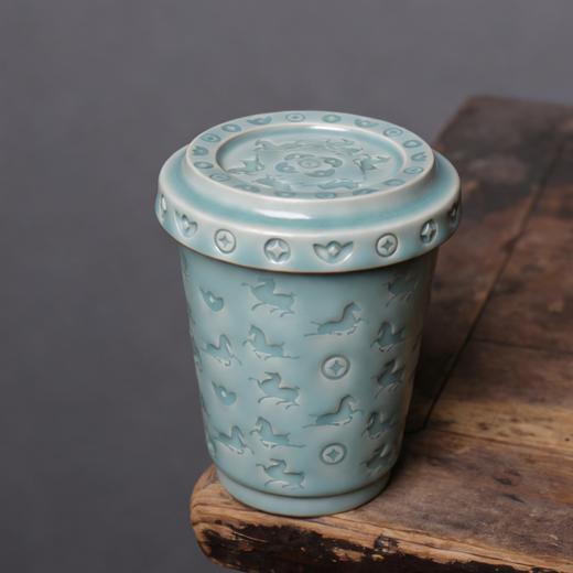 清新中式陶瓷咖啡杯绿色浮雕马上有钱纹装饰家用杯子新年礼物本土斋奔马纹青瓷可乐杯 商品图2