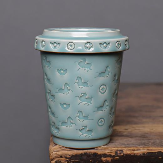 清新中式陶瓷咖啡杯绿色浮雕马上有钱纹装饰家用杯子新年礼物本土斋奔马纹青瓷可乐杯 商品图0