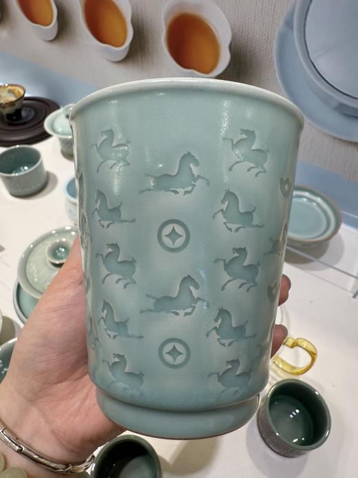 清新中式陶瓷咖啡杯绿色浮雕马上有钱纹装饰家用杯子新年礼物本土斋奔马纹青瓷可乐杯 商品图6