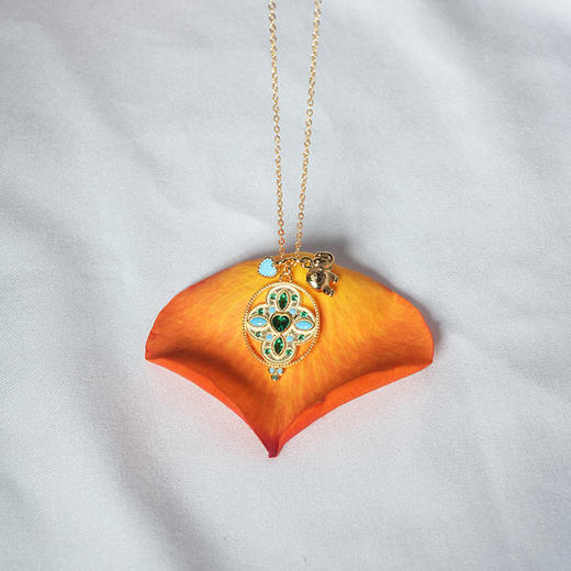 订购10周到｜DELPHES-GARDENIA-栀子花 护符花 大象 松石 绿色 吊坠 项链［法国设计师］ 商品图4