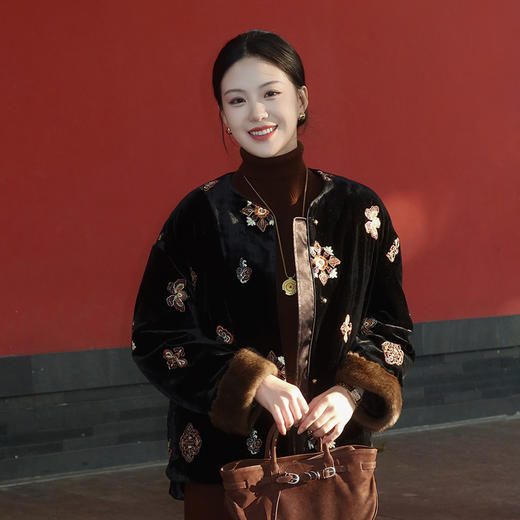 【预售7天】良木礼水貂鹅绒服（D251103460F） 商品图3