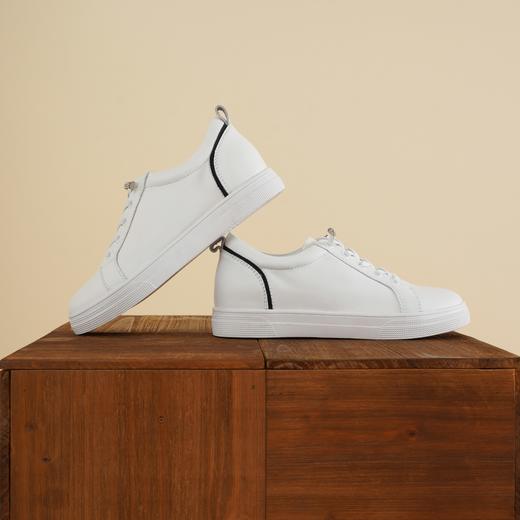 【牛皮革】西村名物2026年春季新款舒适透气平底防滑系带简洁大方小白鞋X26AM17251 商品图2