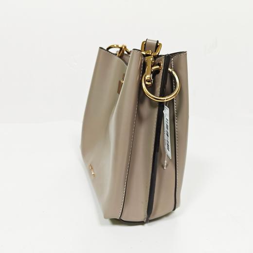 CHARLES&KEITH 水桶包2019新款ins时尚宽肩带撞色百搭单肩斜挎包女包波浪形宽肩带肩背包 商品图1