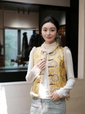 盛唐婧 | 新中式宋锦宝相花拼水貂对襟马甲