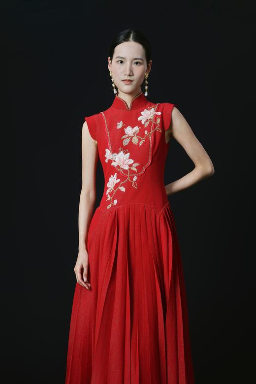 荷言HEYEN 观澜 无袖细闪银丝旗袍礼服 手工钉珠+玉兰刺绣新款高定 商品图1