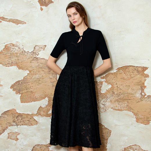 EITIE爱特爱气质新中式立领盘扣显瘦黑色连衣裙春季新款8107803 商品图3