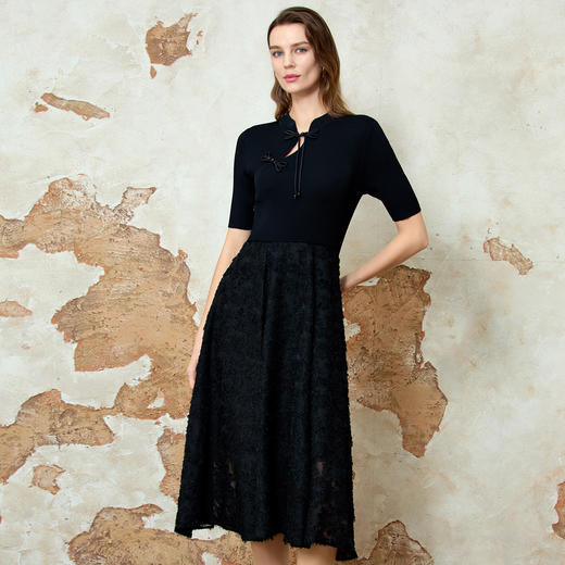 EITIE爱特爱气质新中式立领盘扣显瘦黑色连衣裙春季新款8107803 商品图2