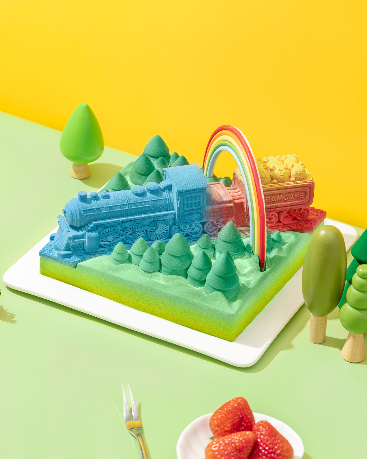 彩虹站台-草莓水牛奶慕斯生日蛋糕（2.8磅）