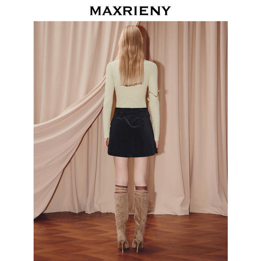 MAXRIENY法式复古丝绒短裙25冬季新款慵懒感穿搭a字修身高腰半裙(货号:MS86SK521) 商品图3
