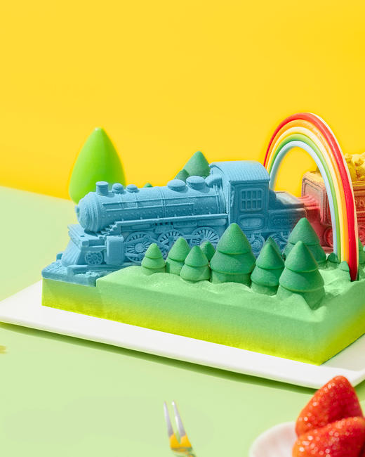 彩虹站台-草莓水牛奶慕斯生日蛋糕（2.8磅） 商品图2