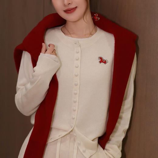 【特价不退换】【预售7天】良木礼小红马山羊绒开衫（3301F） 商品图8