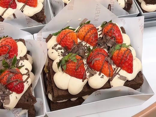 焦糖草莓黑森林蛋糕 商品图0