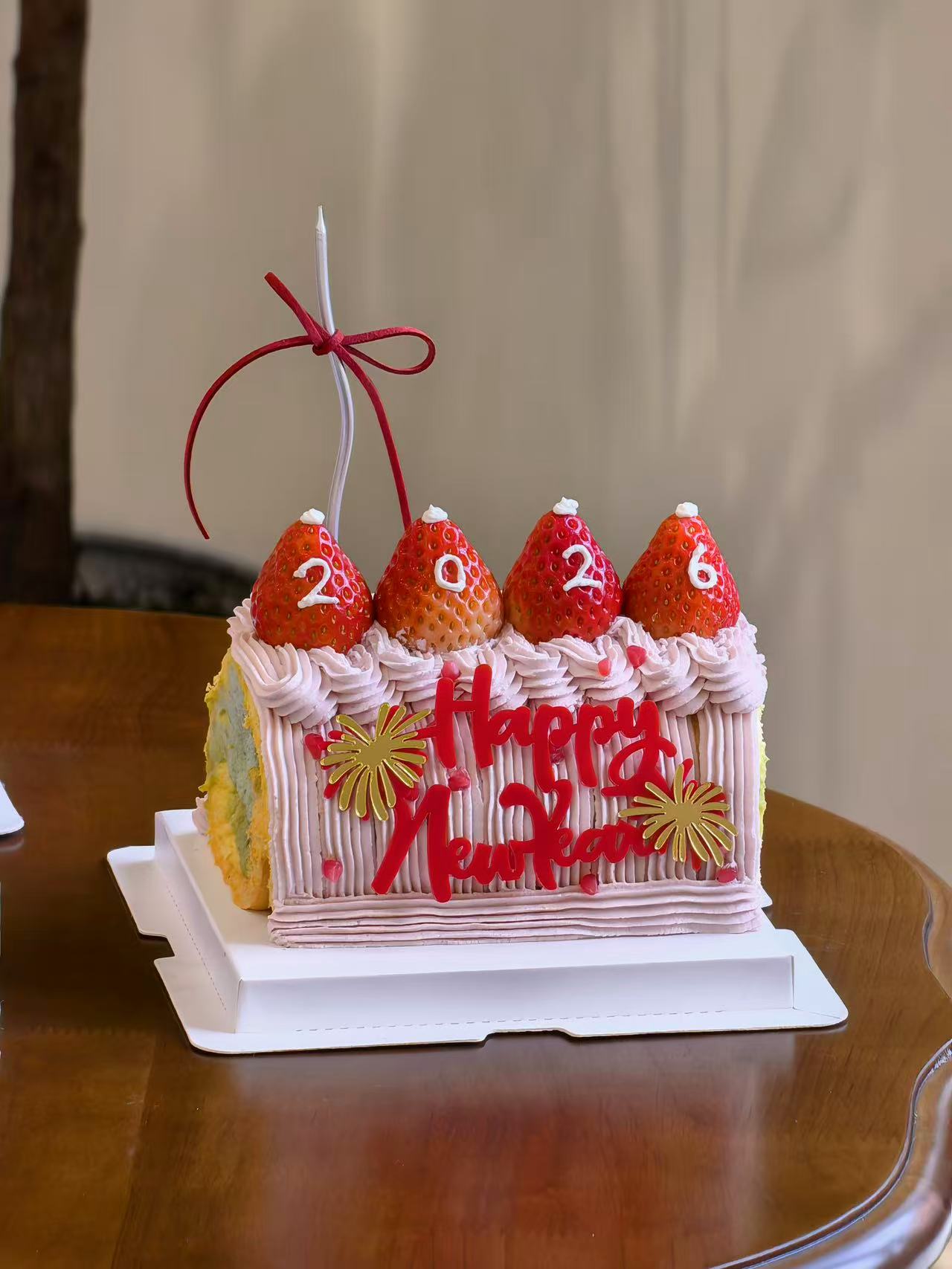 4寸新年限定开心果树莓蛋糕卷（仅限31/1日自提或配送）