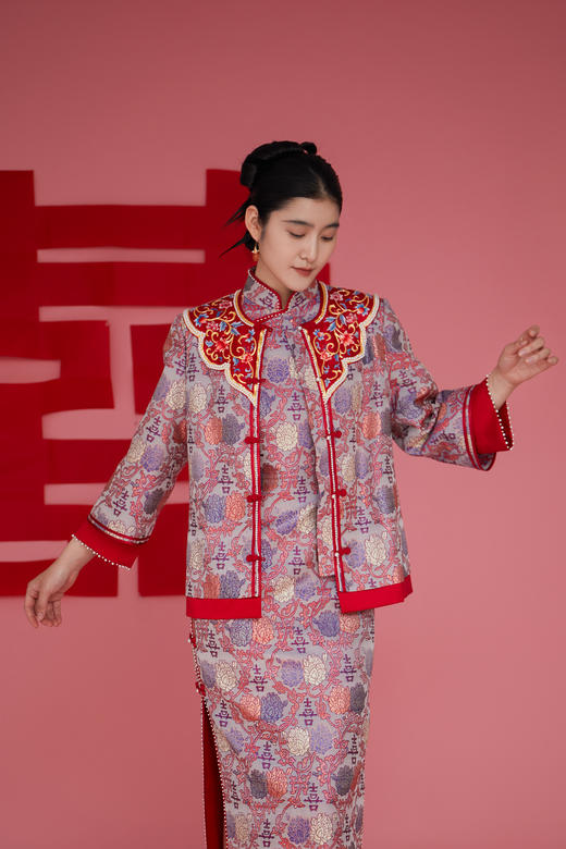 荷言HEYEN 花开并蒂 桑蚕丝喜字并蒂莲纹外套 刺绣原创设计 肩部云肩设计+手工钉珠贝珠 商品图0