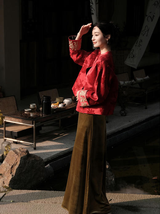 盛唐牡丹| 蝶恋花漳缎盘金绣外套 商品图7