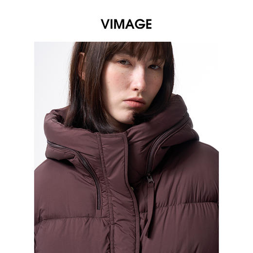 VIMAGE纬漫纪巧克力色精致立体显瘦冬季新款短款羽绒服V2411104 商品图3