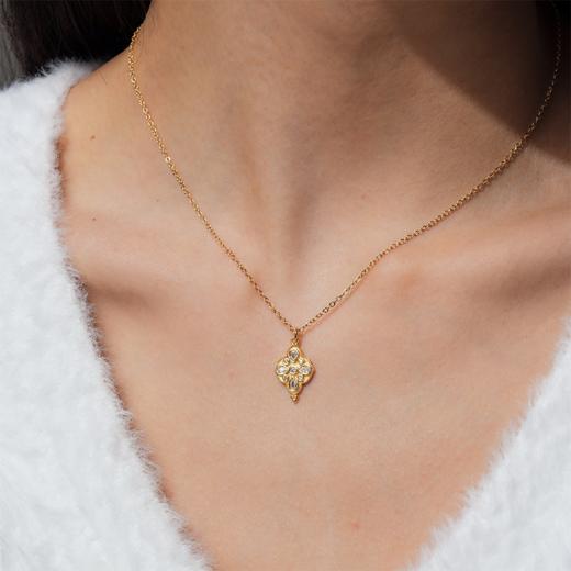 订购10周到｜DELPHES-CAMELLIA-山茶花 护符花 锆石 吊坠 项链［法国设计师］ 商品图0