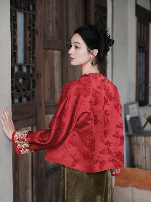 盛唐牡丹| 蝶恋花漳缎盘金绣外套 商品图6