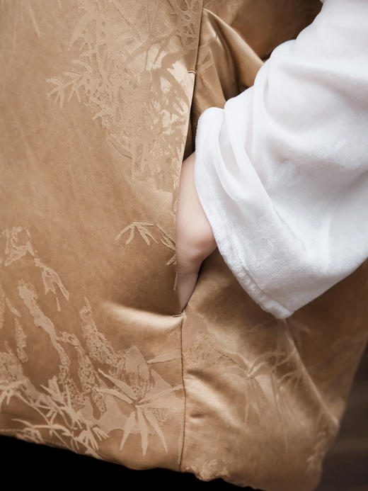 盛唐牡丹| 风清影竹重缎香云纱棉马甲 商品图3