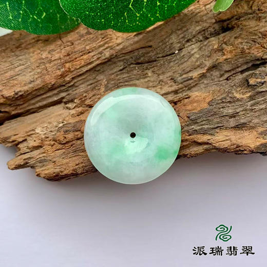 派瑞翡翠 翡翠挂件 糯种 飘翠 商品图0