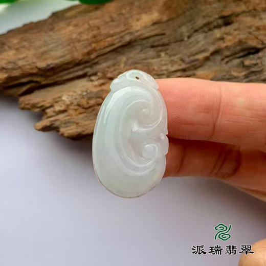 派瑞翡翠 翡翠挂件 糯种 浅绿 商品图3