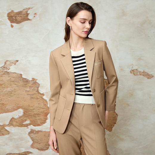 EITIE爱特爱气质干练高级感纯色收腰西装外套女春季新款8103805 商品图2