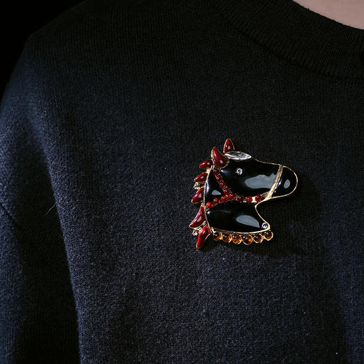 订购4个月到｜Gripoix Paris-royal horse-一匹黑马 玄黑 小萌马 胸针［法国设计师］ 商品图0