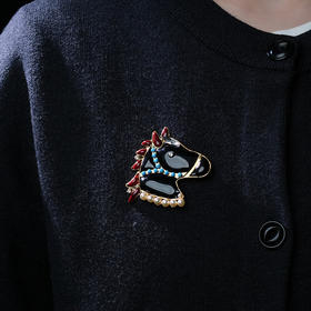 订购4个月到｜Gripoix Paris-royal horse-一匹黑马 深墨 小萌马 胸针［法国设计师］