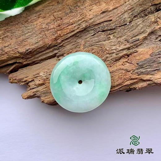 派瑞翡翠 翡翠挂件 糯种 飘翠 商品图0