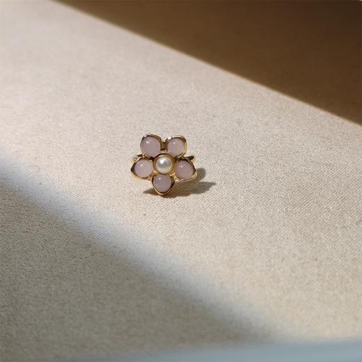 北京仓｜Gripoix Paris-Flower-嘟嘟粉 花朵 琉璃 耳廓夹［法国设计师］ 商品图2